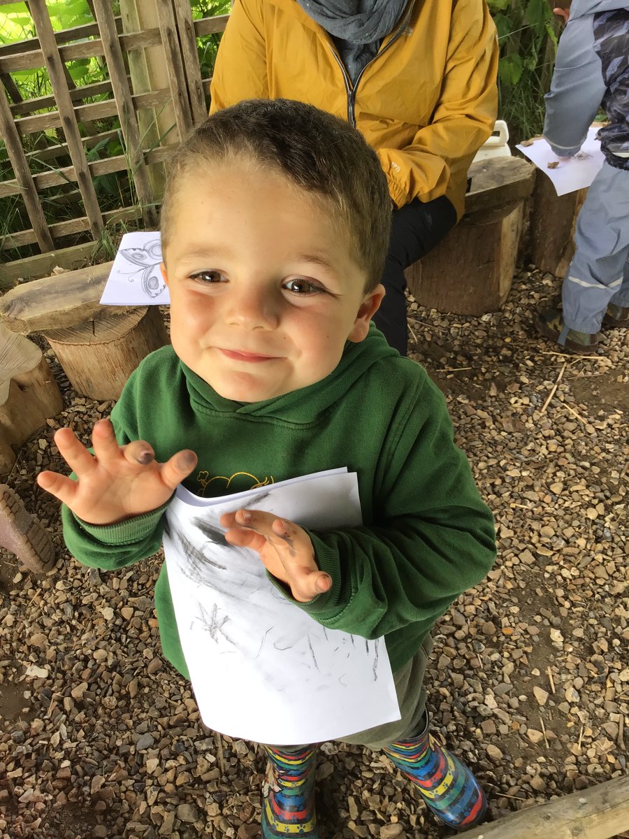 Kingfisher love Wild Tribe outdoor learning sessions where they are developing as #inspiringskillbuilders. This week we were resourceful with what a fire leaves behind. We found some charcoal and let the creativity flow! Yes we got messy! #alumnischaracter