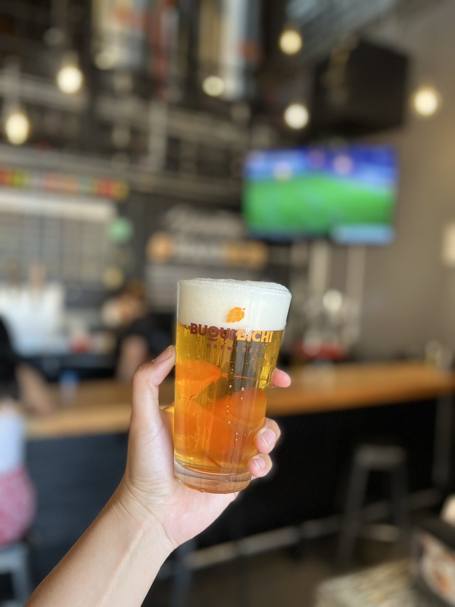 BuquiBichi's tweet photo. ¡Banquetera de Oro 🥇!
Tweet de apreciación para nuestra #Kölsch que el día de ayer ganó medalla de oro en el @tjintbeerfest 🍻.
Nuestra #Banquetera reconocida en competencias internacionales y el nombre de #Hermosillo, #Sonora y #México en lo más alto 💪🏼.
#BuquiBichi 🍻… https://t.co/r57OZdNIWM