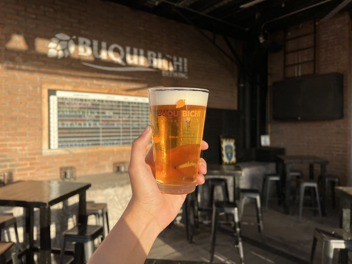 BuquiBichi's tweet photo. ¡Banquetera de Oro 🥇!
Tweet de apreciación para nuestra #Kölsch que el día de ayer ganó medalla de oro en el @tjintbeerfest 🍻.
Nuestra #Banquetera reconocida en competencias internacionales y el nombre de #Hermosillo, #Sonora y #México en lo más alto 💪🏼.
#BuquiBichi 🍻… https://t.co/r57OZdNIWM