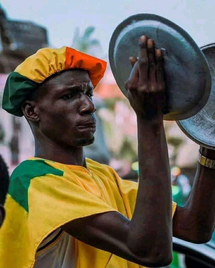AhmaCdl's tweet photo. @BarbieNoire19 Alhamadoulilah souniou patron baye maynaniou khalice bou beuri
@LG_lamine https://t.co/clRST7Hsa2