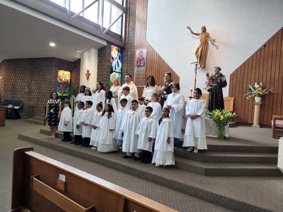 dleema_c's tweet photo. Congratulations to our students who have received their First Holy Communion today! God bless you always 🙏 https://t.co/jbSnNsCJFc