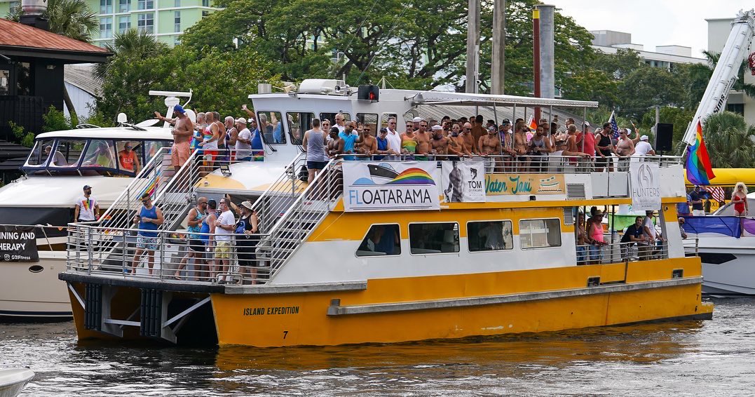 FTLCityNews's tweet photo. #PrideFTL #Floatilla 🏳️‍🌈 https://t.co/X7AP4j8BOW