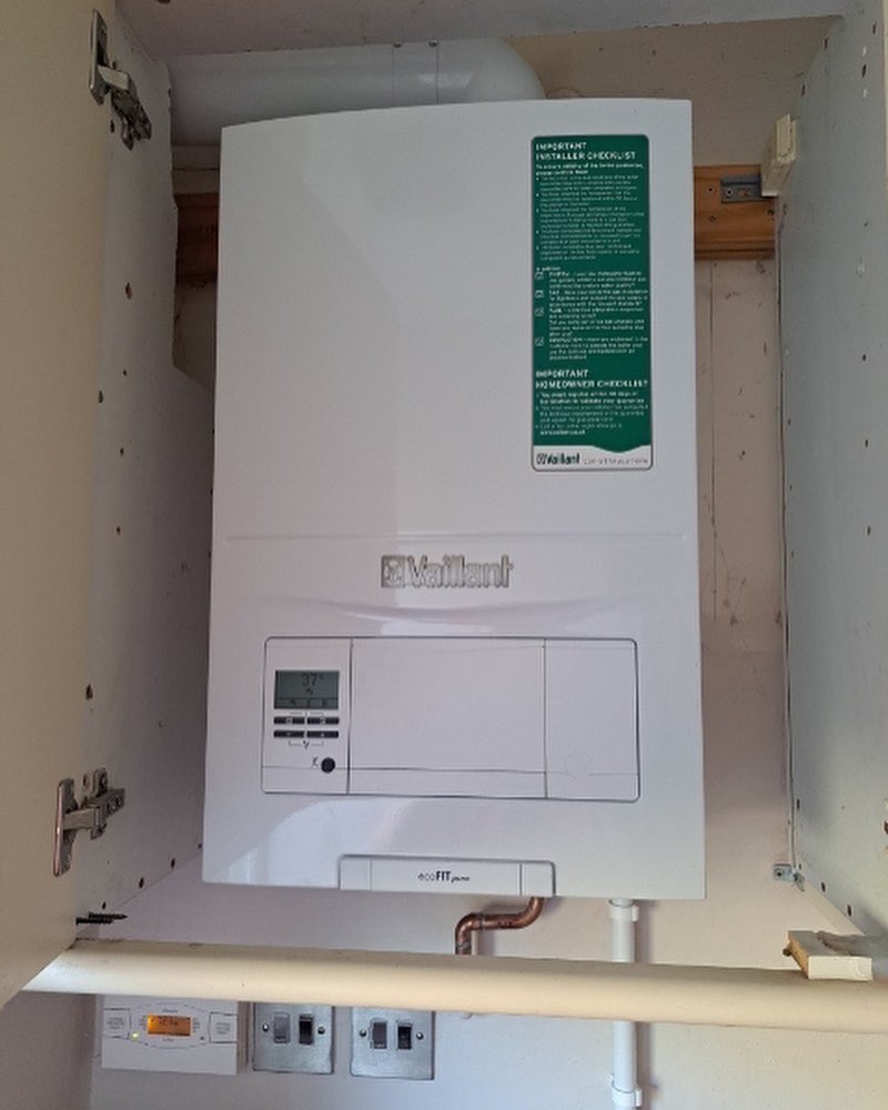 dedman1981's tweet image. New boiler fitted this week. Old flue made good properly and another satisfied customer #ALDPlumbingandHeating