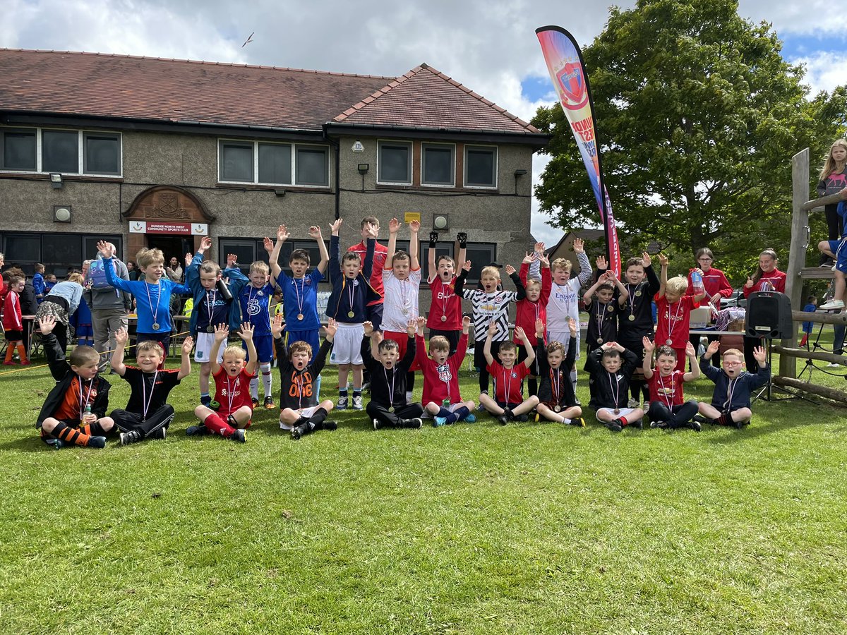 A huge well done to all players and teams involved in todays fun day festivals🏅⚽️🙌🏻 Despite the weather, it was a fantastic community event and without the amazing support of our incredible volunteers today, this wouldn’t have been possible👏🏻 Thank You to ALL❤️💙 #SimplyTheWest