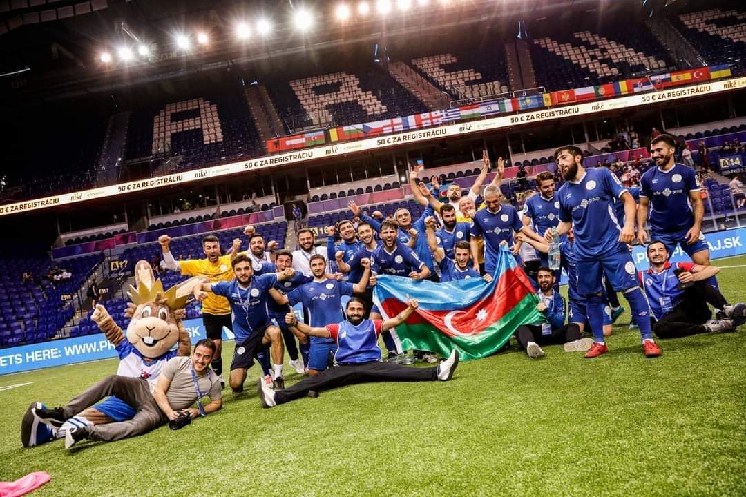 #Azərbaycan #minifutbol üzrə Avropa çempionu oldu.Bu quruma Affa-nın heç bir aidiyyatı yoxdur. Ona görə uğur da var. Düzgün idarəetmənin olması,tanışlıqla futbolçu seçməmək nəticə verir. Bəlkə Affa əvəzinə daha düzgün idarəetmə gəlsə futbolda da irəliləyiş görərik.
#MiniFootball