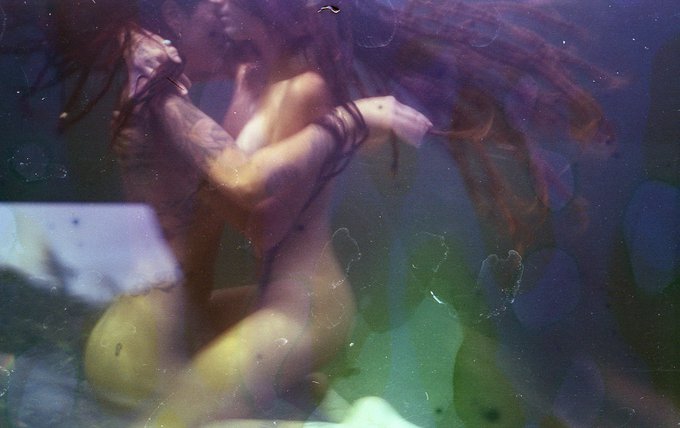 Film underwater with my bff https://t.co/NpMlvhvDAN