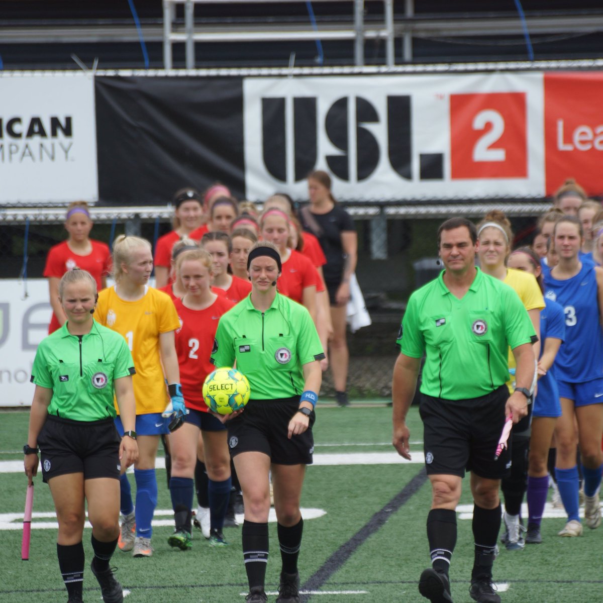 dtuuri_soccer's tweet photo. Great day to cheer on my own all-star '22 @mhsgirlsoccer grad & gk @Anna_Tuuri as AR2 on the girls game. There's more than one way to earn your ticket to the All-Star Match. #ThirdTeam #SheCanRef https://t.co/NiAwUeIrRt