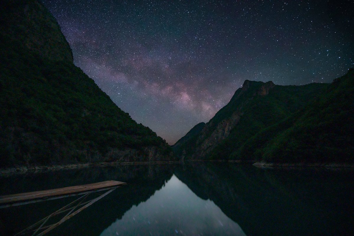 steventhiel5's tweet photo. A night deep in the gorges of Lake Koman and Shala River in North Albania. The Accursed Mountains.

#albania #photography #nature #NightSky https://t.co/onOnmL9vvT