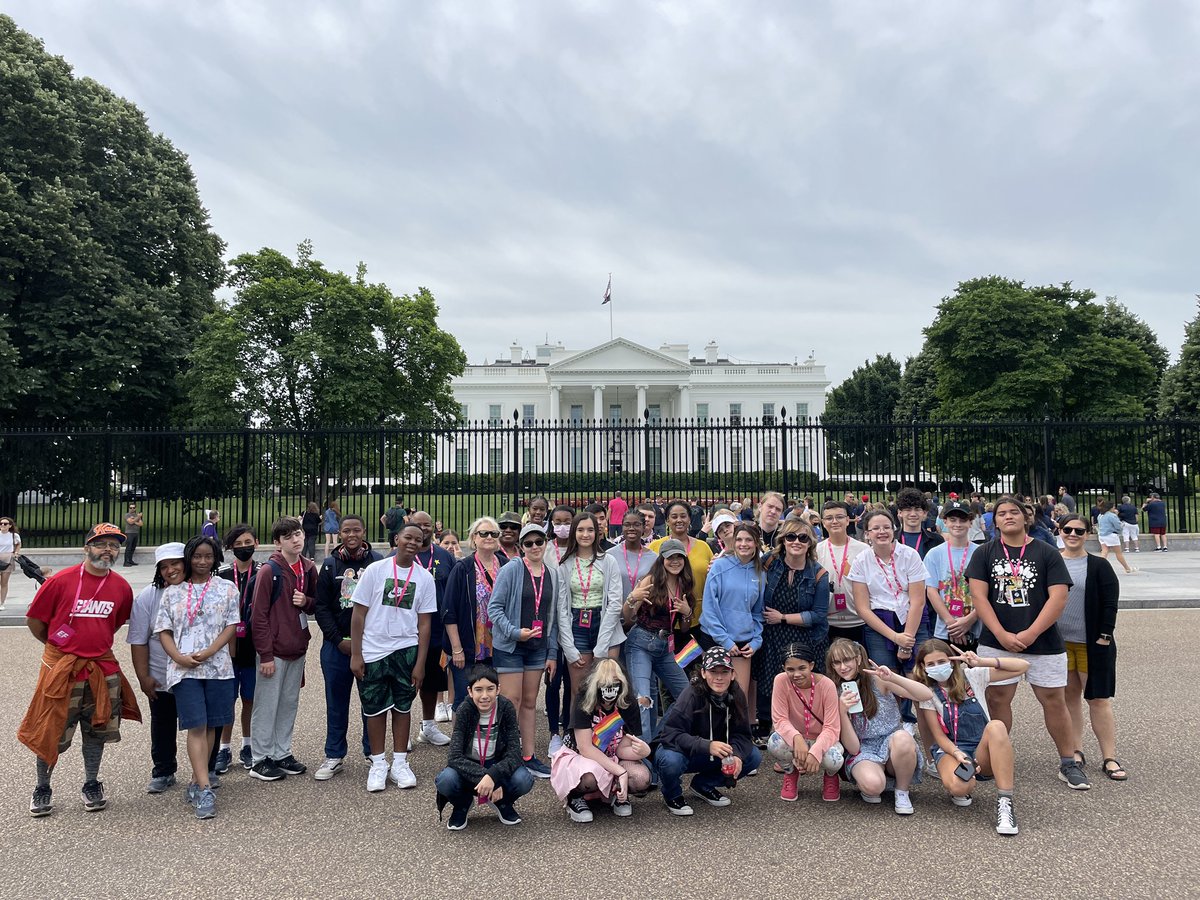 BrookeByTheBook's tweet photo. Lots of important places on Day 2! #WashingtonDC #efexploreamerica https://t.co/PPZqoKUD2p