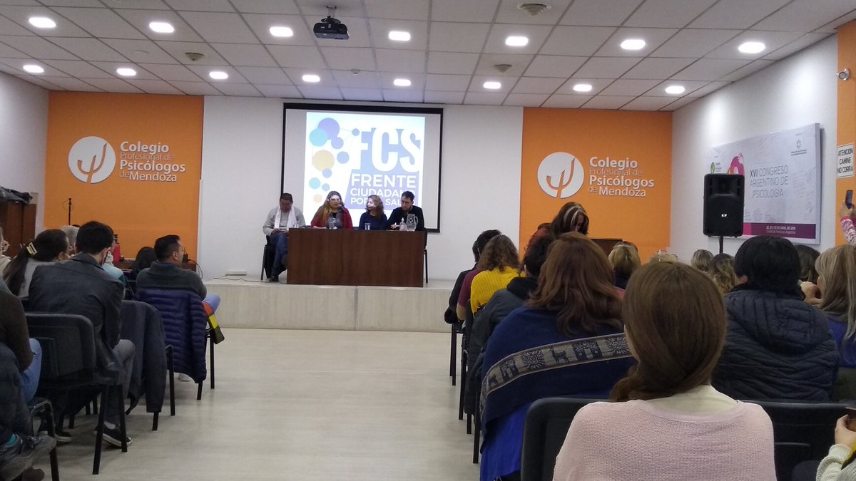 ForoSaludMza's tweet photo. Encuentro de Salud de la Región #CUYO #SNIS🇦🇷
En el marco de la visita del 
@DrDanielGollan a #Mendoza Mesa de formación: Lihuel Zafora, Pablo Videla, María José López y Andrés Porco. https://t.co/X88ImaeY4Q