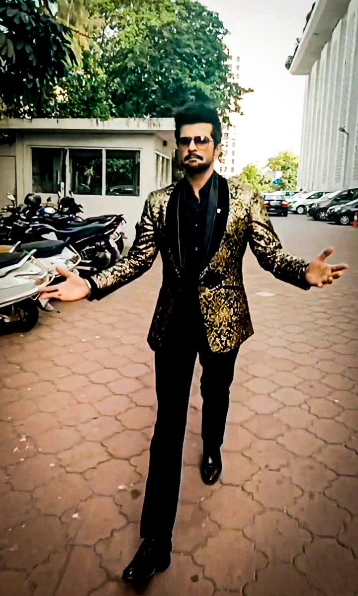 TeamShaRa1's tweet photo. RaQu❤️
@RaQesh19
#RaqeshBapat https://t.co/ymHXLIvmcb