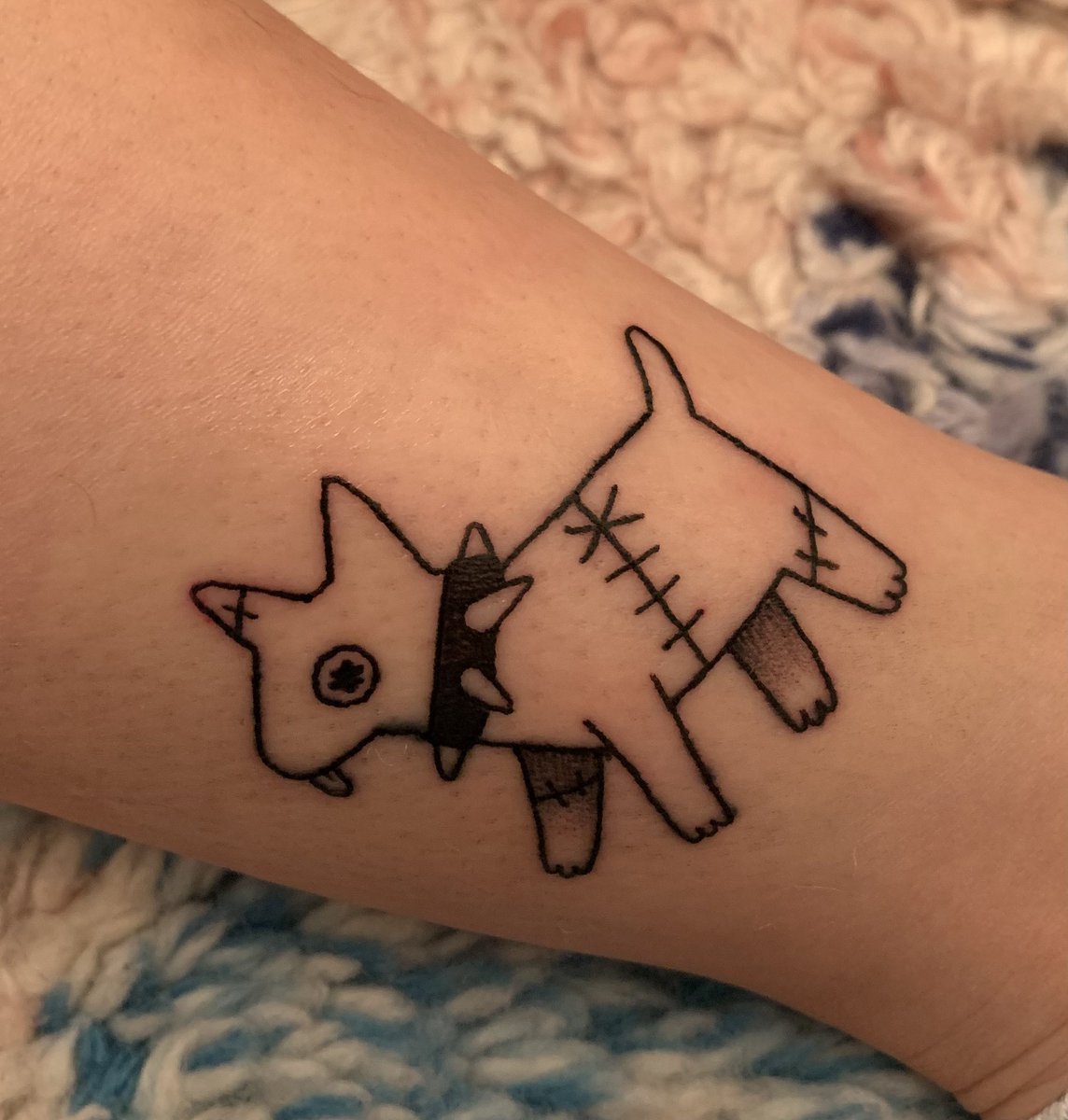 rainbow_boyo's tweet photo. My first tattoo as an tattoo apprentice!! (On my own leg). If you want to follow my tattoo journey, I’m active on my Instagram @iinkyboyo 🖤I’ll be booking free tattoo appointments soon 🐛 https://t.co/Zabu0SlHgj