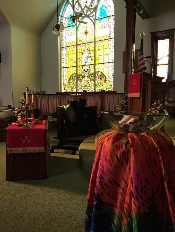 pcusabingewatch's tweet photo. United Presbyterian Church #Neoga #Illinois
The Holy Spirit's fire reflects through red stained glass window on the steps. Captured in 2016 for #Pentecost.
#stainedglassSaturday
@Presbyterian #pcusa #Presbyterian #Presbyterianchurch #stainedglass #stainedglassart @LincolnTrails https://t.co/q9Ooc9BduS