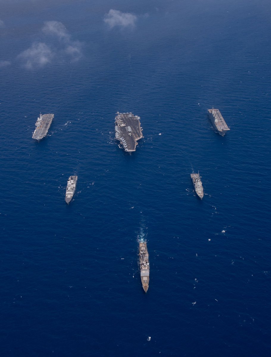SpainNATO's tweet photo. Wow, what a team 🇮🇹🇪🇸🇺🇸

🇮🇹 @ItalianNavy ITS #Cavour, 🇺🇲 @USNavy @USSHARRYSTRUMAN &amp; 🇪🇸 @Armada_esp ESPS #JuanCarlosI carrier strike groups, sailed together in the #AdriaticSea during @NATO #NeptuneShield excercise.

Unity is our strength 💪!

#WeAreNATO 🇪🇸🇺🇲🇮🇹

📸 @STRIKFORNATO https://t.co/Jk9FkSP4Cm