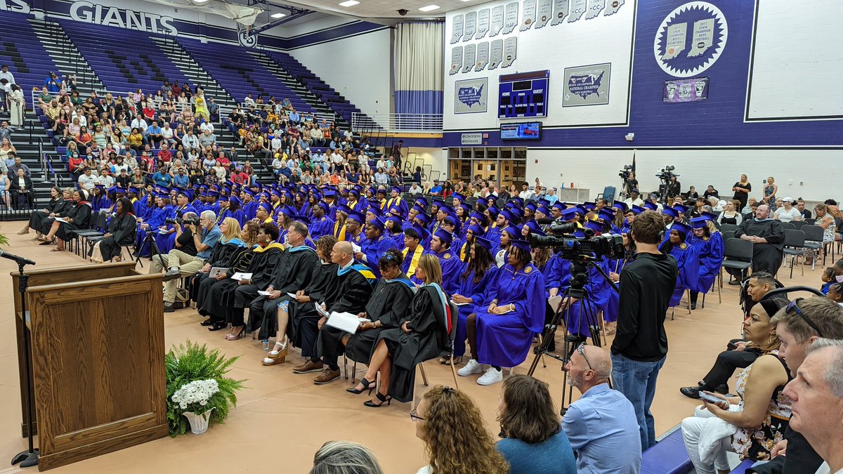 Congratulations <a href="/BDU_Scholars/">Ben Davis University</a> Class of 2022! #wearewayne