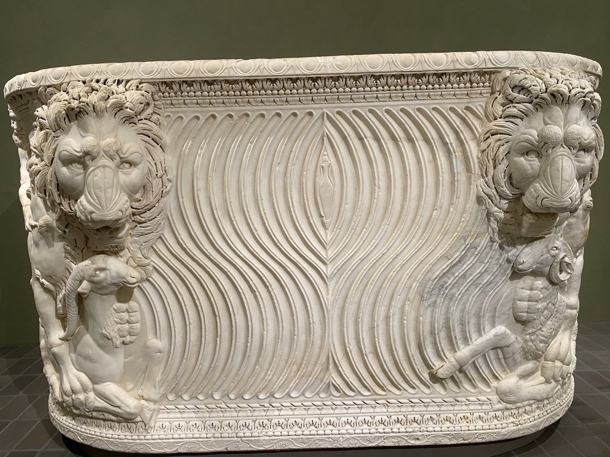 #sarcophagusSaturday bellissimo sarcofago della collezione Torlonia #visitrome #museitaliani #arthistory #ancientrome #discoverrome #romanart