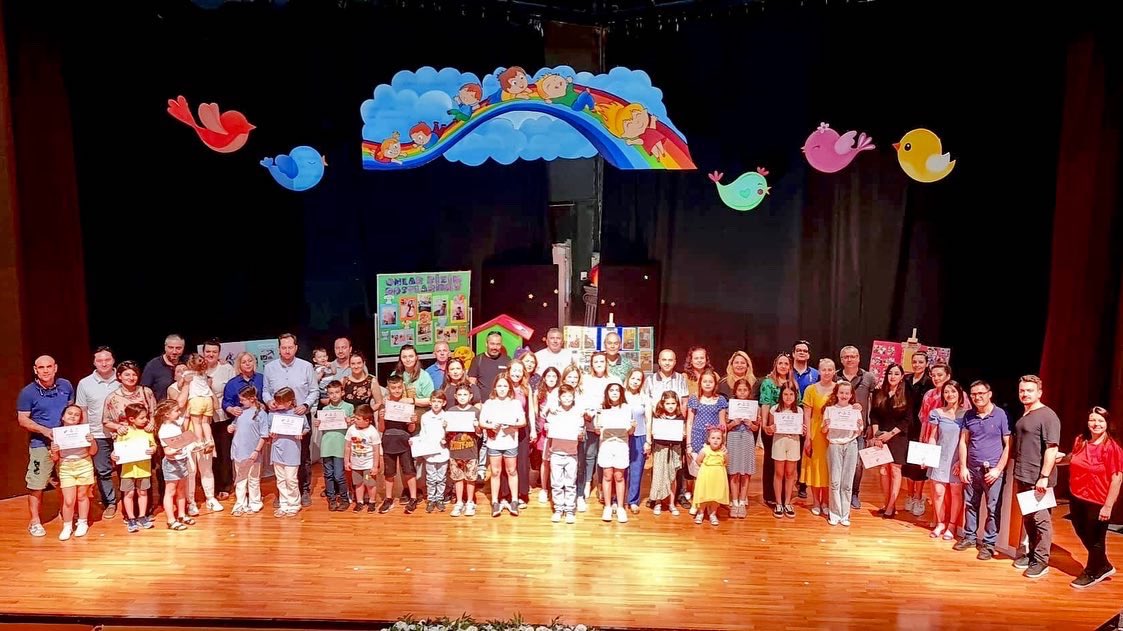 Bahcesehir22's tweet photo. UP kapanış programımızda öğrencilerimiz, sene boyu yaptığı çalışmaları ve projeleri velileri ile paylaştılar. UP eğitimini ve kapanış programını başarıyla tamamlayarak sertifikalarını alan öğrencilerimizi ve emeği geçen öğretmenlerimizi tebrik ederiz.❤️💙
#bkup
#bahçeşehirkoleji https://t.co/dYlmB7lqof