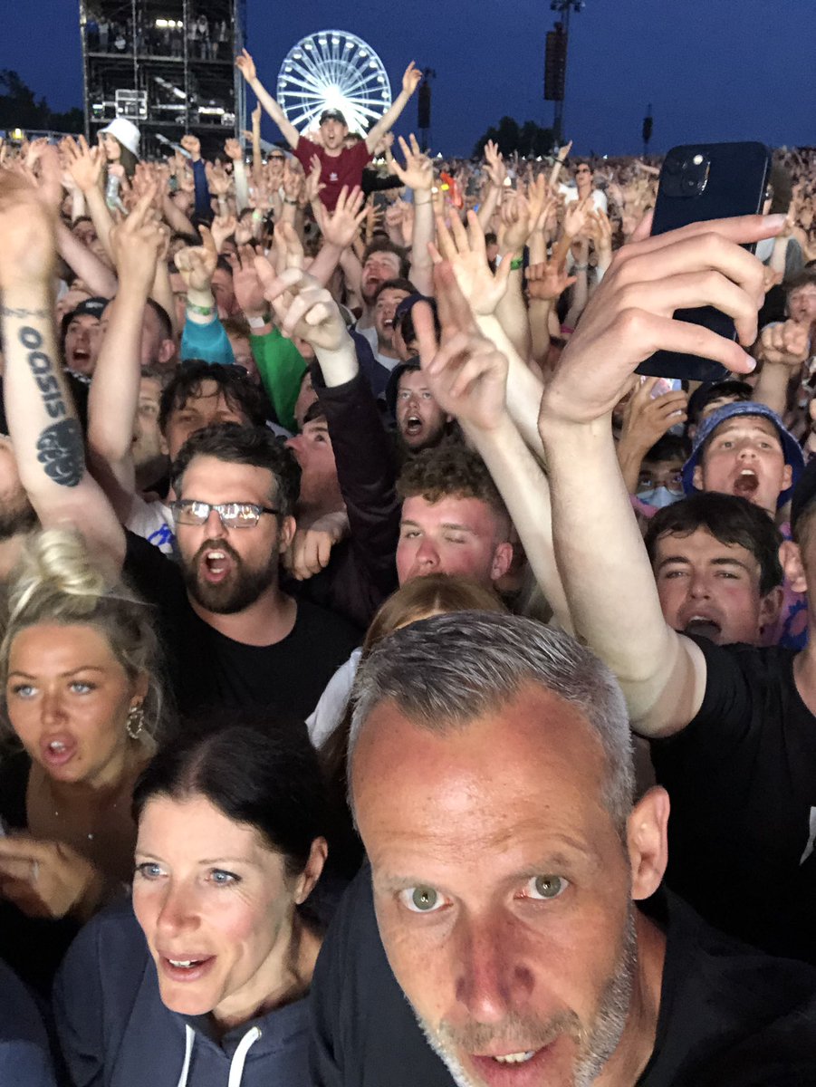 Crippsy24's tweet photo. Biblical night #Knebworth  #LiamGallagher https://t.co/IDBNmw3UbK
