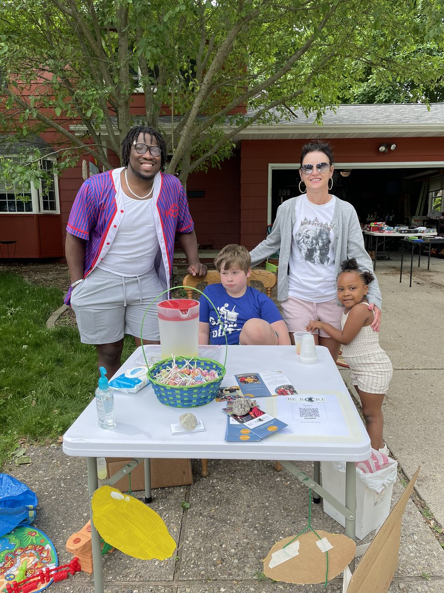 BeRARE_'s tweet photo. Stop by Arkansas Dr to get a fabulous glass of lemonade from Dean! All proceeds go to the @BeRARE_ ! Can’t make it but want to support? Venmo @berare! We appreciate the support! We are up to $60.75! #berare https://t.co/VZcgsejVXK