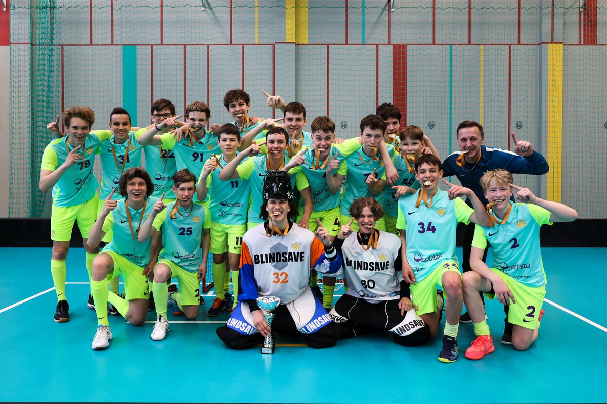 LFS_floorball's tweet image. 🏆🥇 Latvijas čempionu titulu ZU15 grupā izcīna @FSMasters florbolisti, kuri finālā pieveica @KekavasBulldogs (6:2) #florbols #floorball
