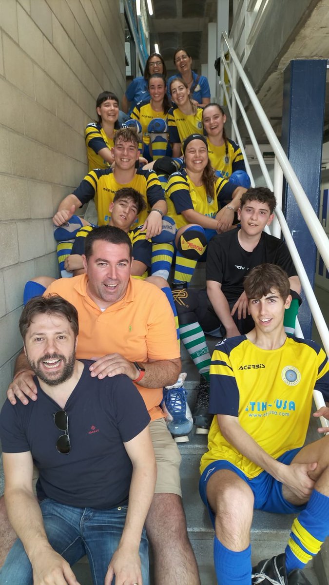 Club Patí Torrelles (@cpatitorrelles) on Twitter photo Eliminatòries Copa Catana
Juvenil A 2 - 12 Arenys de Munt A
#amunttorrelles #unpetitgranclub
<a href="/amunthoquei/">C. d'E. Arenys de Munt Solartradex</a> Eliminatòries Copa Catana
Juvenil A 2 - 12 Arenys de Munt A
#amunttorrelles #unpetitgranclub
<a href="/amunthoquei/">C. d'E. Arenys de Munt Solartradex</a>