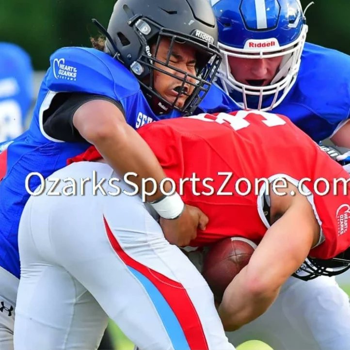 CHSFOOTBALL10's tweet photo. Enjoyed watching @zaythebeast007 &amp; @AshtonStine1 ballout one more time as teammates. They face each other as opponents when @ClarkePrideFB (Isaiah Harvey) visits @CMUEaglesFB (Ashton  Stine) Sept 10th, Fayette Mo. 
#BulldogNation 
#ClarkePride 
#GoGreen
@Central_AD @PitCentralHS https://t.co/jXiILnf1b3