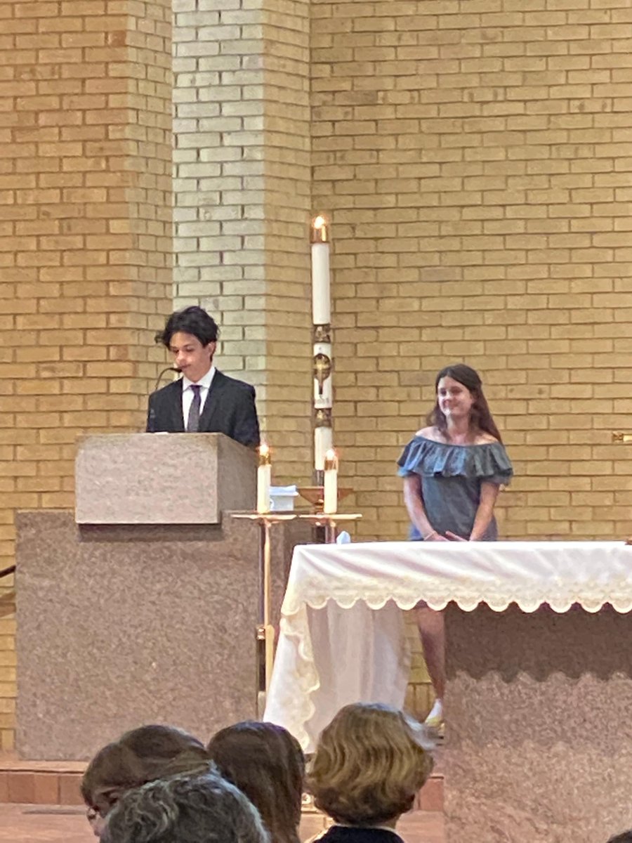 spsdfw's tweet photo. Even though our 8th Grade class graduated a few weeks ago, we can't help but remember the beautiful Graduation Mass. We thought we would share a few of our favorite photos. Congratulations SPCCS Class of 2022!
#spccs #catholicclassical #faithwisdomvirtue #spspackers #family https://t.co/urin6ts9Vb