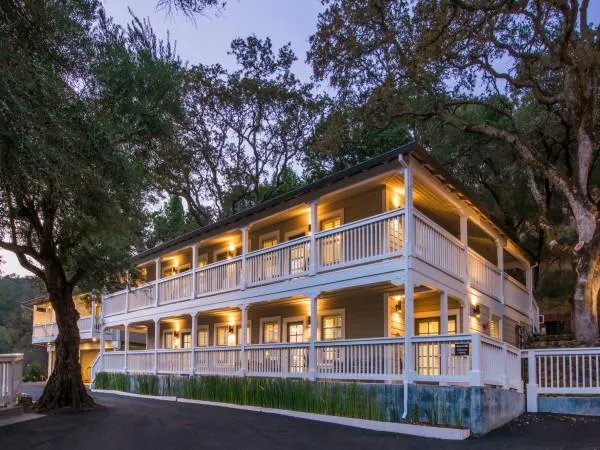 In case you missed it, Yelp just released its annual list of the top 100 places to stay in 2022, and Olea Hotel in Glen Ellen earned this year’s #2 spot. #SonomaCounty #LifeOpensUp buff.ly/3PDmULw