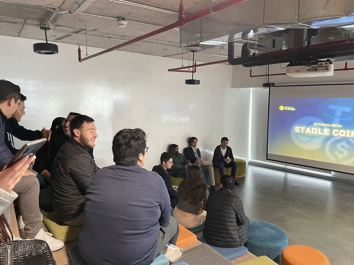 NexoLATok's tweet photo. Ya a punto de empezar el Panel “El Futuro de las Stable Coins” junto a @andinodao y @beincrypto_es como media partner 👏🏼 #blockchain #educacripto https://t.co/xRdMCtnoR4