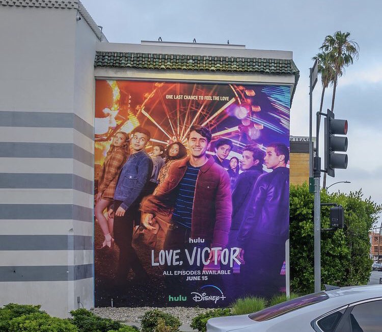 Painel de divulgação de #LoveVictor. 😭 (via instagram kevaniusa)