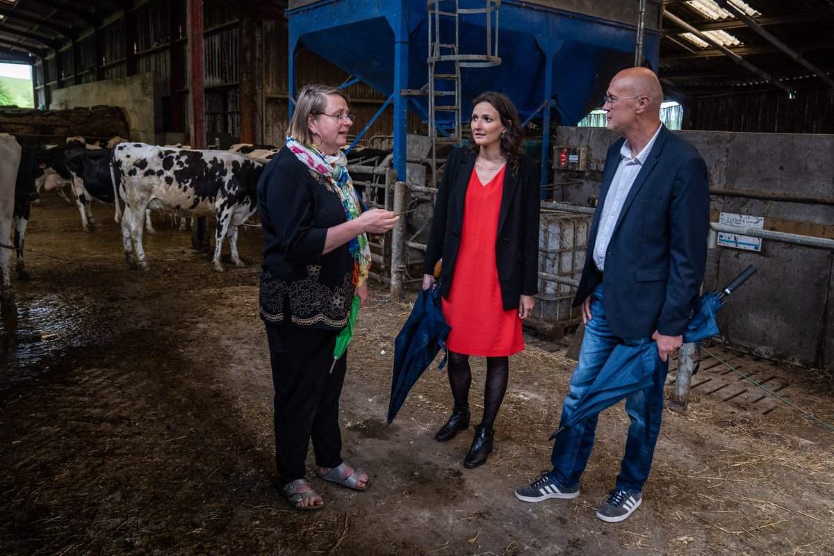 Merci à Lucie qui m'a accueillie hier dans son exploitation agricole à Mesnil-Mauger ! 

Une ferme pédagogique modèle, qui a à cœur de bâtir des ponts entre le monde agricole et la société pour lutter contre l'agribashing.