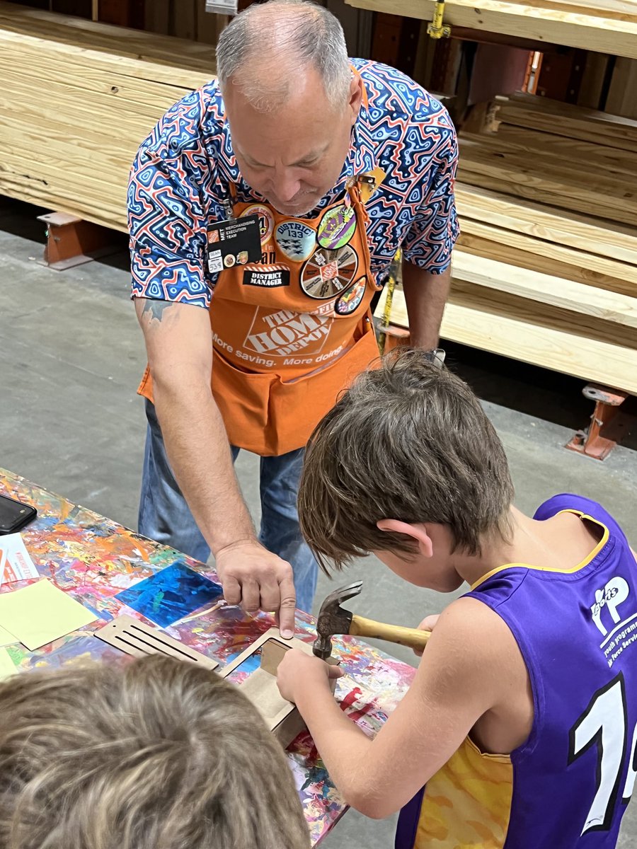 D133 DM Sean Brown in the house today. Spending time with our kids, parents and associates at the Kids Workshop. ⁦@WallaceKari⁩ ⁦<a href="/SeanBrownD133/">Sean Brown</a>⁩ ⁦<a href="/AmandaKincadeSE/">Amanda Kincade</a>⁩ ⁦<a href="/BordwellPam/">Pam Bordwell</a>⁩