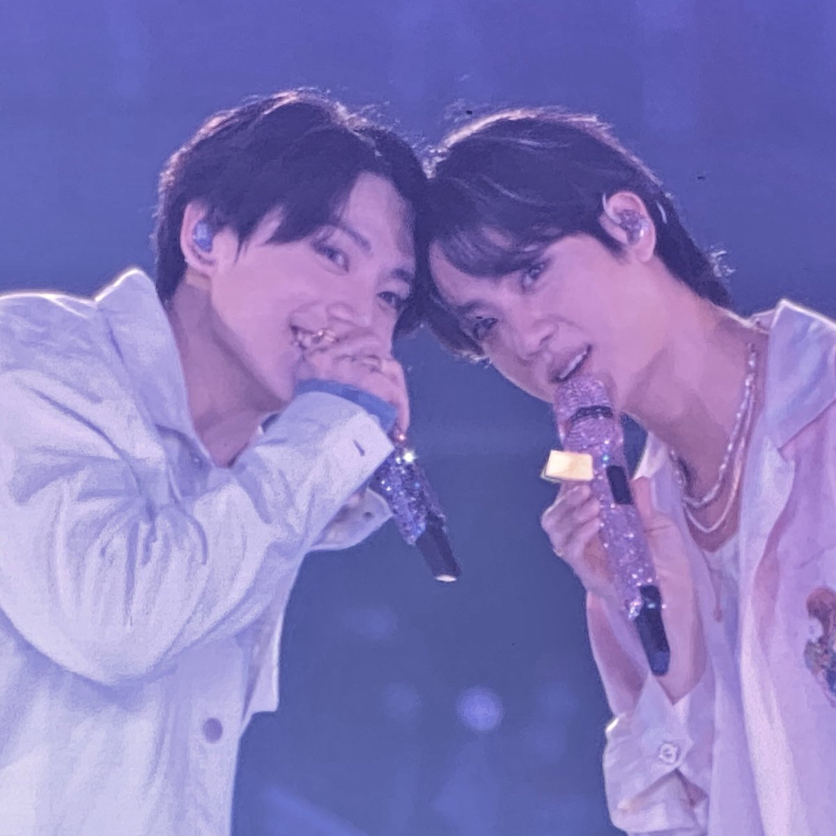 lynnnn_yolo's tweet photo. 🐹💜🐰

#11YearsWithJinkook
#Jinkook11thAnniversary
#StillWithYouTonight
#정진_만난지11주년_축하해
#果珍1眼1生_相愛1生1世
#정진 #kookjin https://t.co/ynVRofDqvF