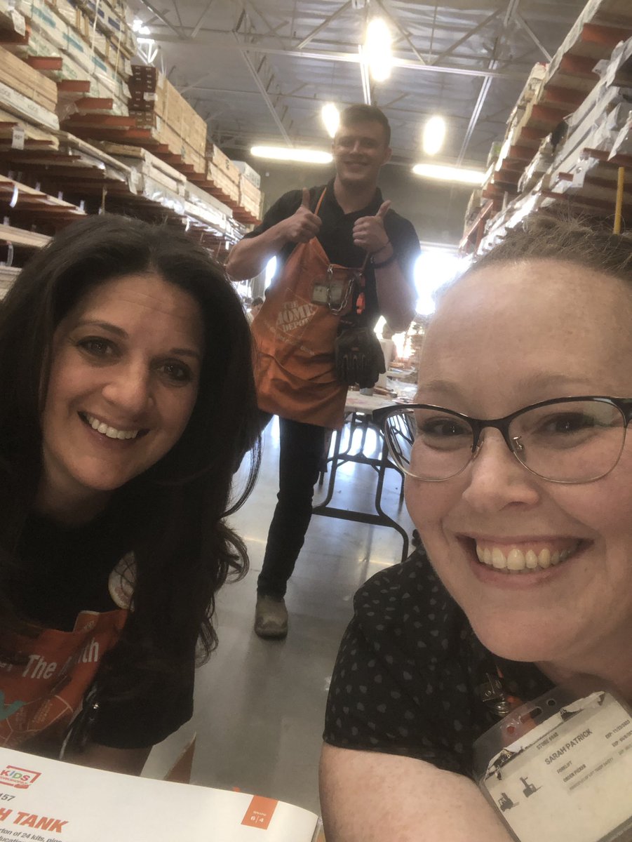 Sarahpat81's tweet photo. Working kids workshop! We have an amazing turnout. #6948highflyers @judes0401 @CrystalP6948 https://t.co/X8zrAJFaY3