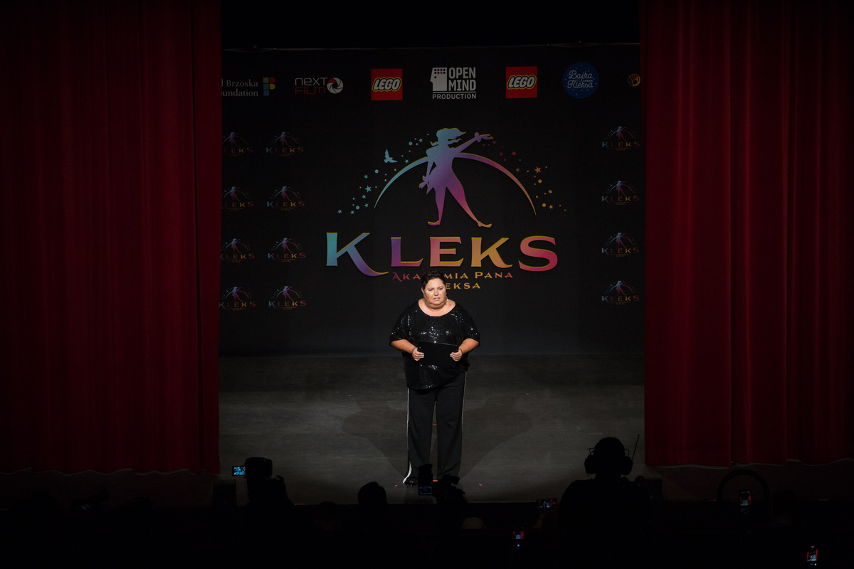 Kleks_Academy's tweet photo. 1/2

Just another throwback to the Kleks Academy film press conference. 🔥 It was an amazing event filled with lovely people and Kleks' magic 🥰✨

Join our #Discord channel to stay uptodate with more news. Link in BIO. 📲

Photo credit: Dawid Żuchowicz, Adam Stępień. https://t.co/C6YehgI6v0