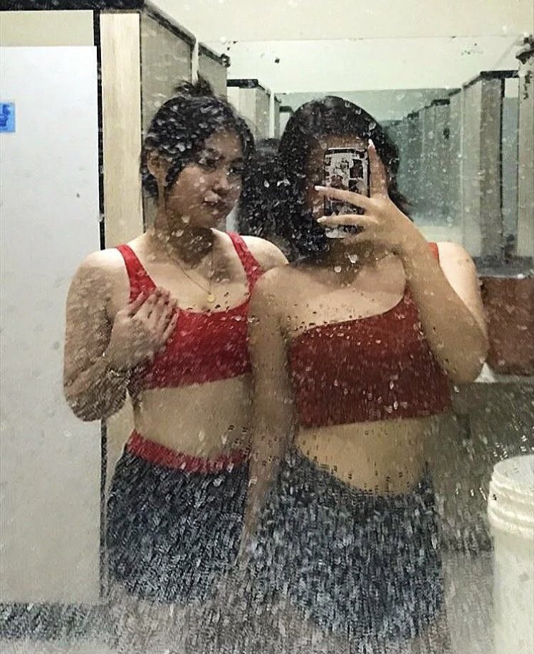 Yukislutx's tweet photo. Sino po game sa threesome available freny ko 🥰💦 Dm me on tg:@Yumiestra 

#alterbooking #alternewbie #alterworld #alterpinayph https://t.co/S3XHCJVlHD