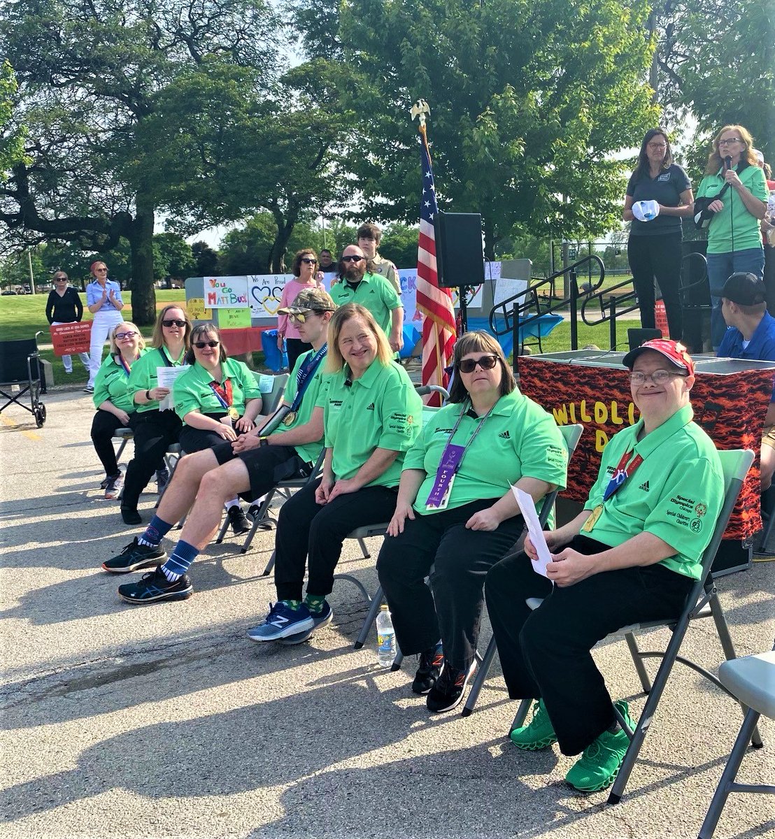 ChicagoParks's tweet image. Rooting for our @ChicagoParks athletes competing in the Special Olympics @2022USAGames in Orlando, Florida this week. Good luck to our @SpecialOChi athletes Karyn Mrotek (bocce ball), Matthew Buck (swimming) &amp;amp; Special Rec. Instructor Lisa Wisniewski (golf coach). #SpecialOlympics