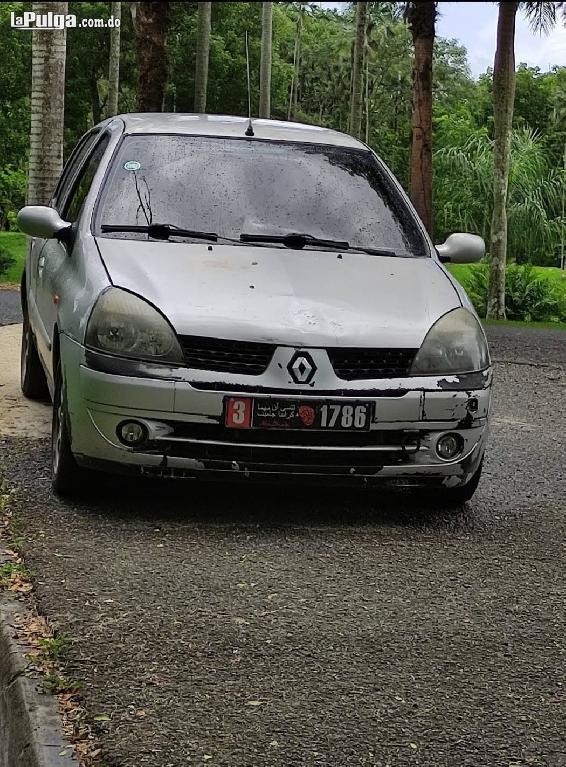 LaPulgaVirtualR's tweet photo. ¡Aprovecha y mira!  Renault Clio 2007 Gasolina https://t.co/VGFIHEZCOv . En La Pulga. https://t.co/tgbNvvLSrn