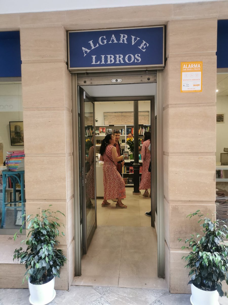lapatridecai27's tweet photo. Inaugurando librería! #KindleUnlimited #Amazon #literaturaindie #kindlebook @Edicirculorojo @kaizeneweb @J_Sullivan1980 #escritoras #librosenespañol #librosymaslibros @davidlopezcdl @LaVozdeCadiz @GabyTescritora @Belifran4 @IoEscritora @ https://t.co/NmMGhdeUDZ