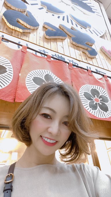 今日はいろいろな方に会えてほんと楽しかったなぁ〜⤴︎⤴︎✨  お土産もありがとねぇーっっ 皆さんも楽しんでもらえていたら嬉しいなっっ💕  南をフラフラ探索して 結局、1人入りやすい串カツきましたぁ〜  次は９月10日にまたくるよん 😃😃　　あいにきてねぇーっっ