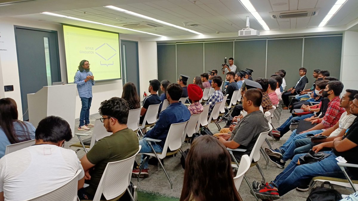 siddharth_hacks's tweet image. @join2manish @ #GitHubGraduation 🎓