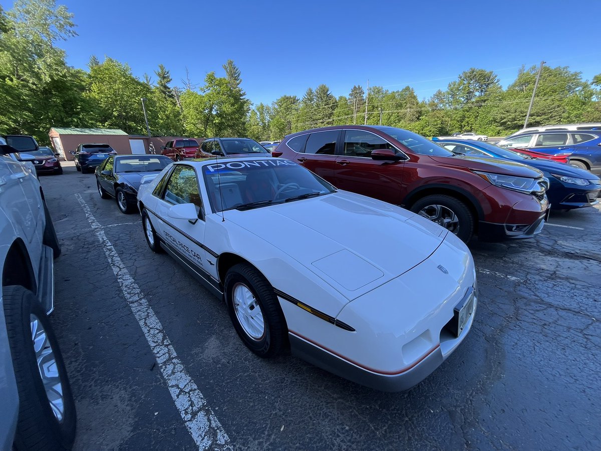 FanaticsFiero's tweet photo. Friday at Dells Run 2022
#DellsRun #fiero #Pontiac #Wisconsin #FieroFanatics #ChulaVista https://t.co/dzQqOKxkRL