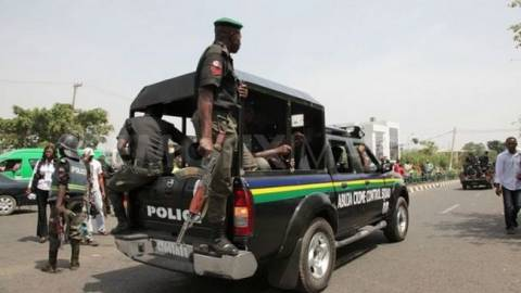 CDSNEWS_'s tweet photo. Nigerian Police Hunt For Woman Who Abandoned Baby With Placenta Still Attached In Bauchi
👁️👁️
#BAT2023 Cristiano Ronaldo Asiwaju Seyi Makinde Seyi Makinde https://t.co/4A3L9oBFsl