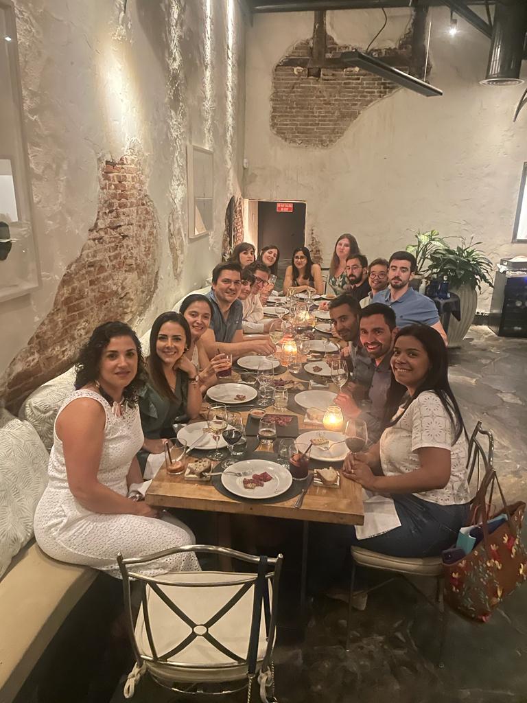 DrMontomoli's tweet photo. Se ha finalizado la 1️⃣ edición de Lab @senjoven.Agredezco la junta de la @SENefrologia y su Presidenta @DePsequera por su apoyo incondicional así como a los patrocinadores. Pero, por encima de todos,a los ponentes y los asistentes que han contribuido al éxito del evento. https://t.co/CBUt3R3bj9