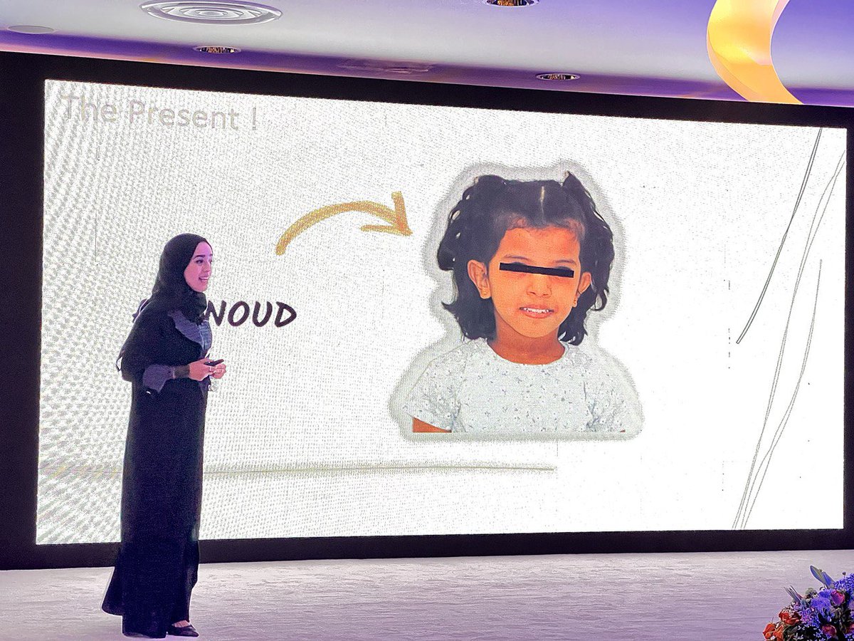 residentday2022's tweet photo. #SBPD_Resident_Day 
Advanced Clinical Case Presentations with R3 Residents:

Dr. Afnan Aljuhani presenting Challenges Encountered in Preparing a Pediatric Patient for GA: An Unexpected Condition in a case of Achondroplasia https://t.co/yFQqnt6tS7