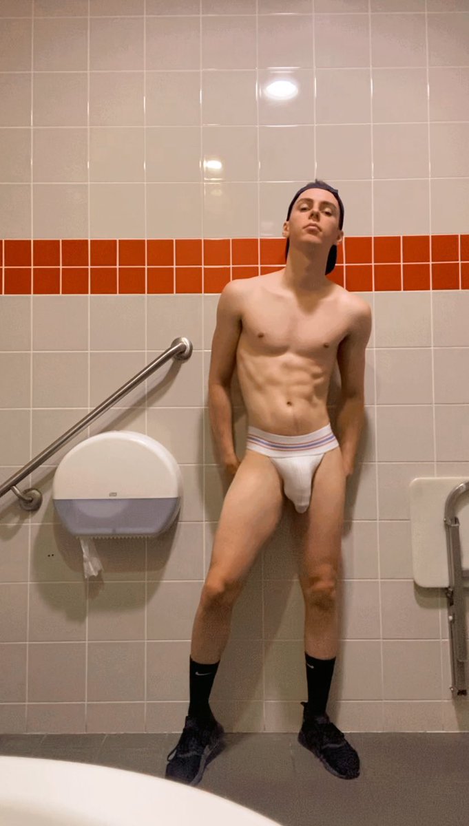 G u y 🇦 🇺 🏳 🌈 (@GuyBriz) on Twitter photo 2022-06-04 12:25:49 No words!...