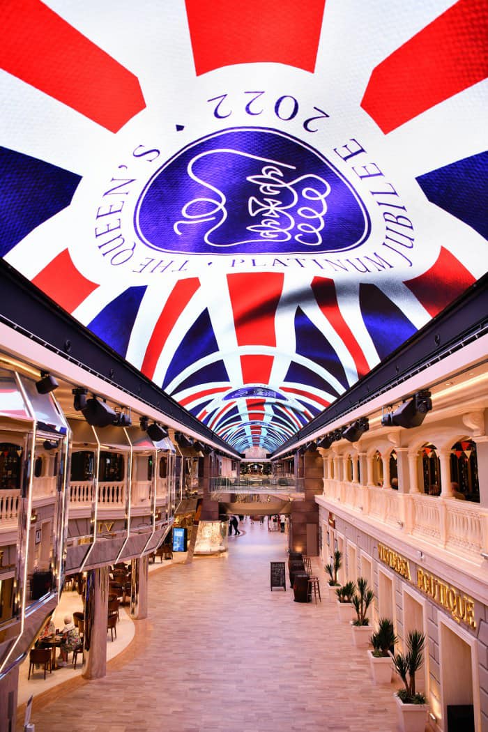 MSC Cruises joins celebrations to mark Queen Elizabeth II's Platinum Jubilee onboard #MSCVirtuosa #MSCCruises 🇬🇧👑🎊