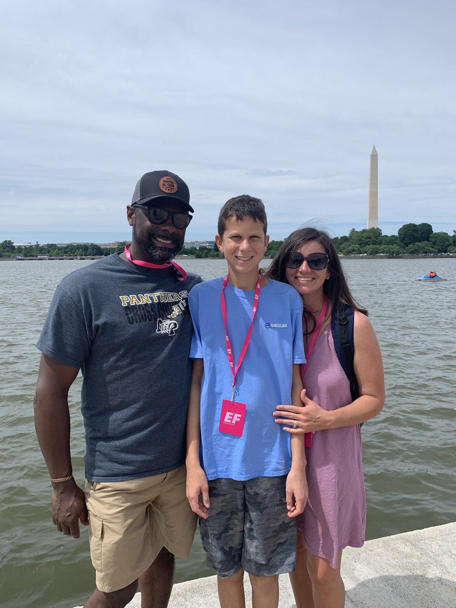 lfcarrington's tweet photo. Washington D.C. with this fun group of Anahuac HS students! #ProudToBeAPanther #AnahuacISD https://t.co/MtlIZAwtpX
