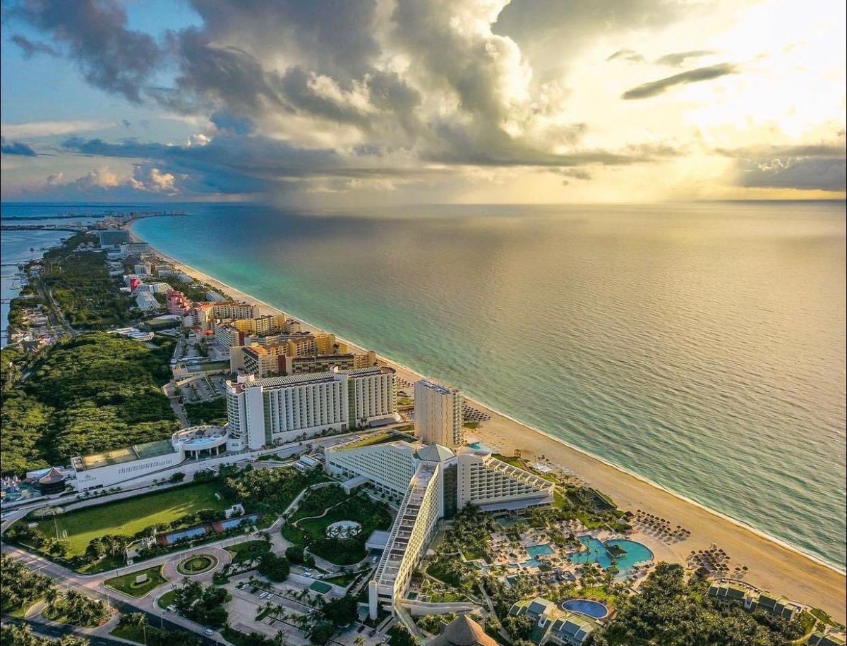 Cancún 💙☀️

El sargazo #nitodoslosdíasnientodaslasplayas 

Créditos 📸
Carlos Susano