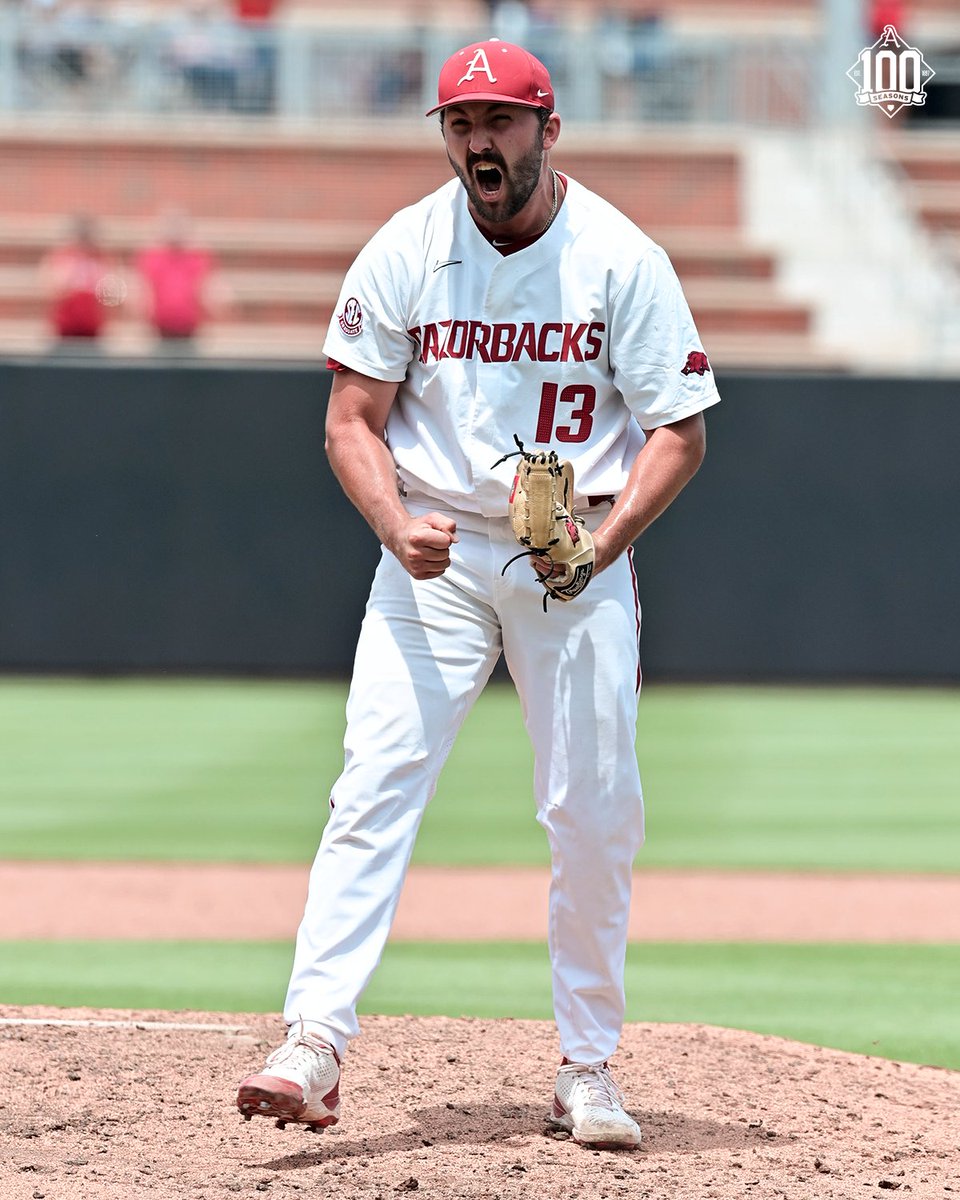 RazorbackBSB's tweet photo. Good morning ⚡ https://t.co/jDxlrLVBfr